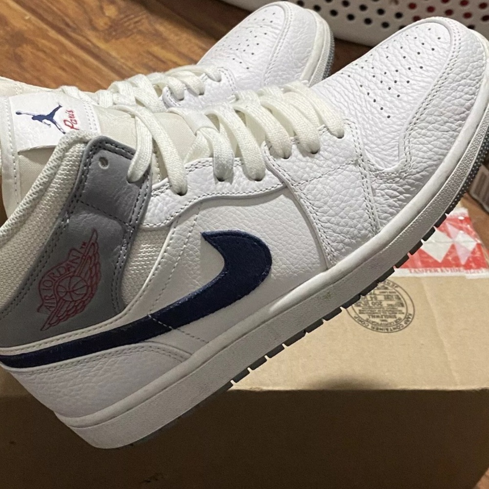 Jordan 1 Paris Size 9 - Picture 2 of 4